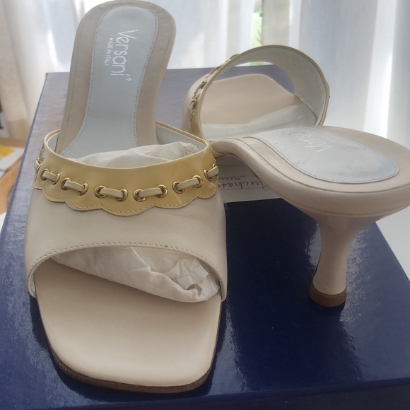 Versani Size 8 M beige and White Leather kitten-Heeled Sandals New in box - Picture 2 of 6